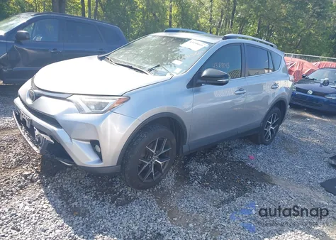 2018 Toyota Rav4 Se z USA, uszkodzony, nr VIN JTMJFREV7JJ201692